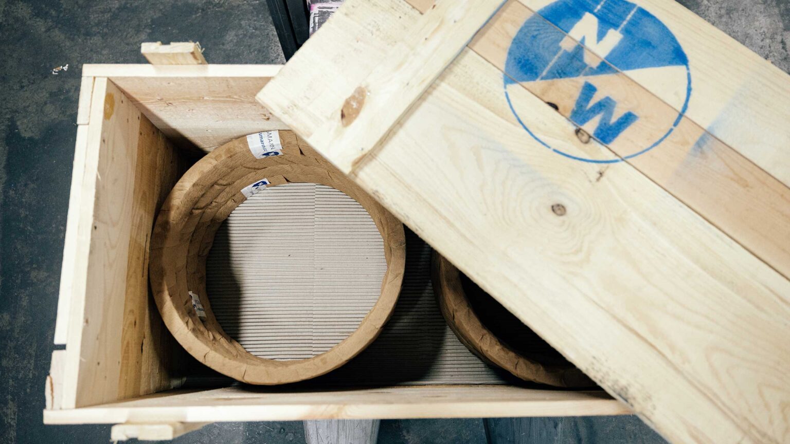 nuw-logistik-kiste-offen