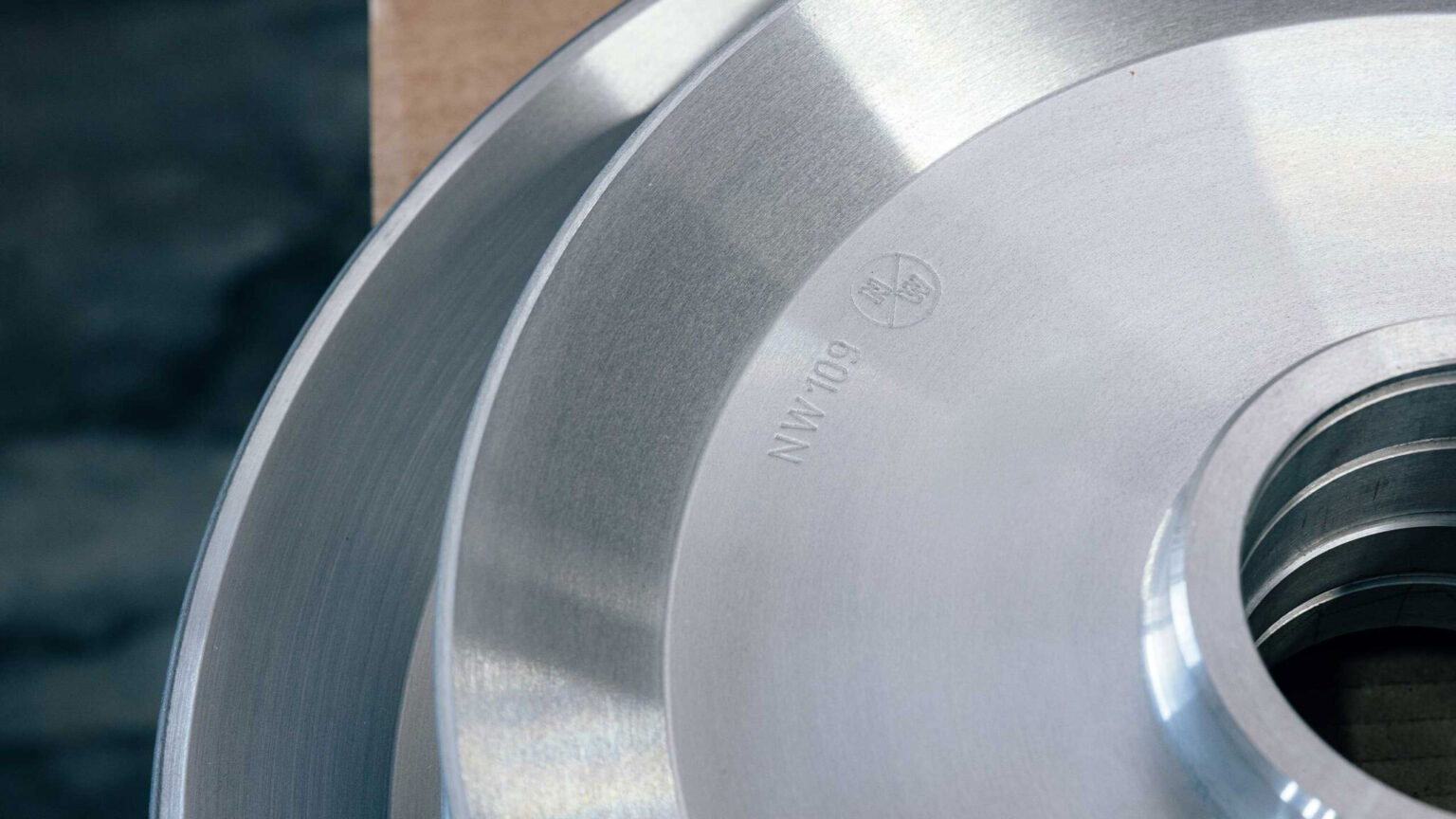 nuw-umlenkrolle-gravur-2048x1152